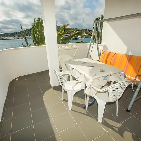 Appartement Rogoznica 12820b *
