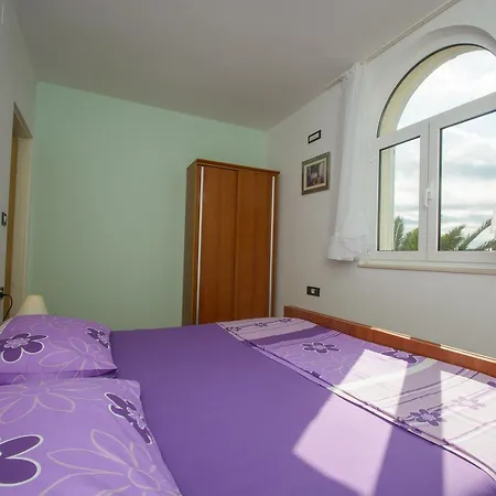 Rogoznica 12820b Rogoznica (Sibenik-Knin)